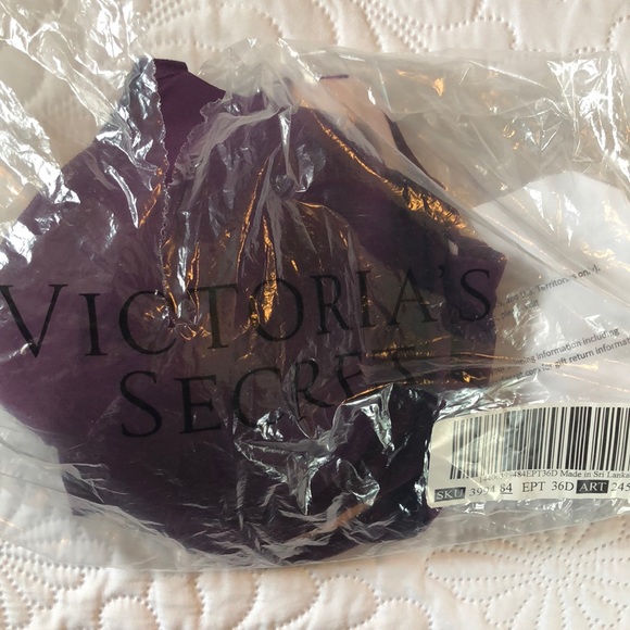 Brand new Victoria Secrets Bra - Picture 3 of 3